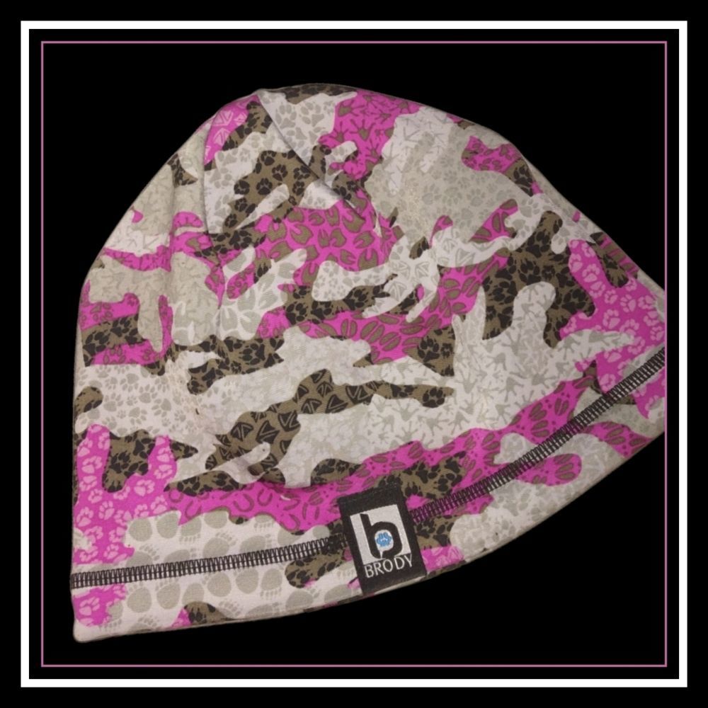 Brody Paws Pink Camo Fleece Beanie
